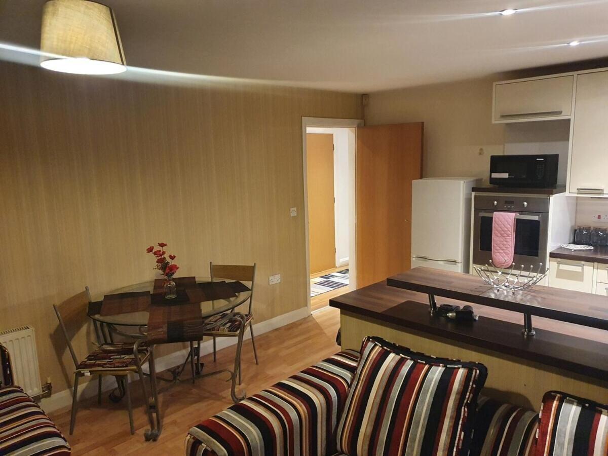 Two Bedroom Apartment, Free Parking, Close To Uclan And Free Wifi Preston  Exterior foto